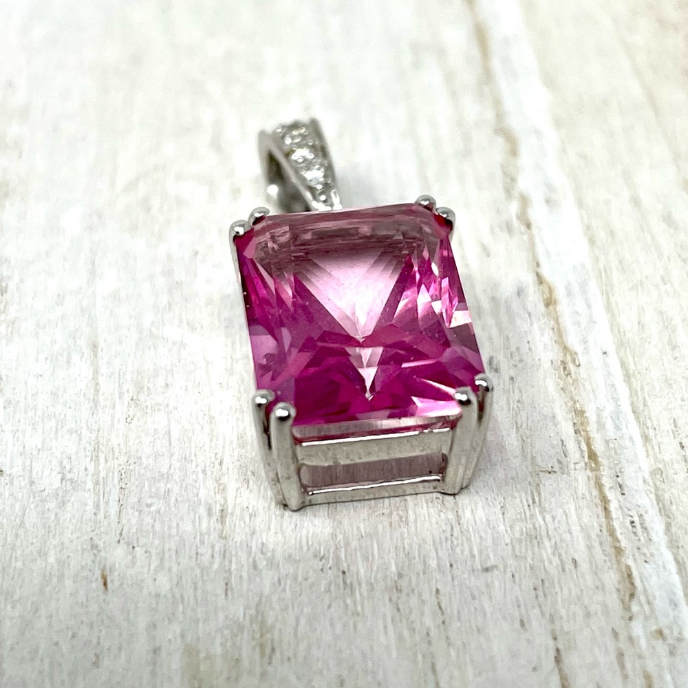 14K white gold, diamonds, pink emerald cut topaz pendant - Picture 2 of 11
